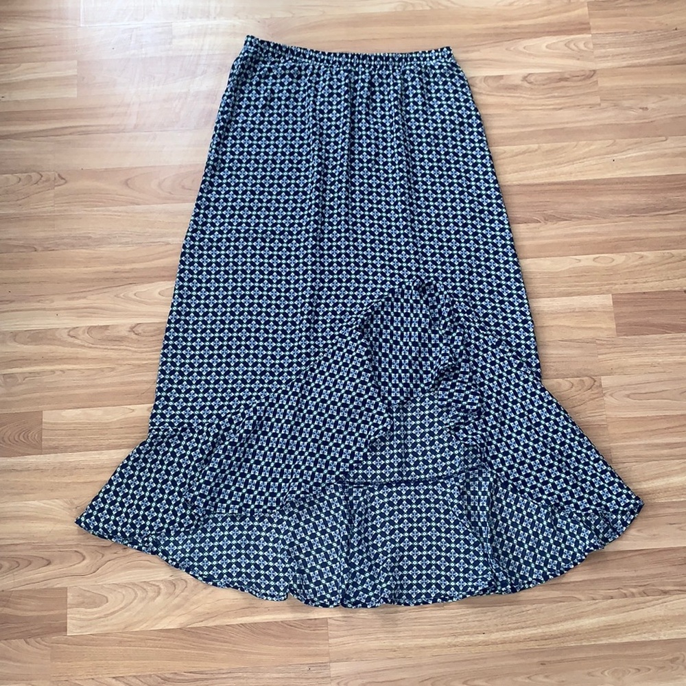 Max Studio | ruffle bottom maxi skirt Size M